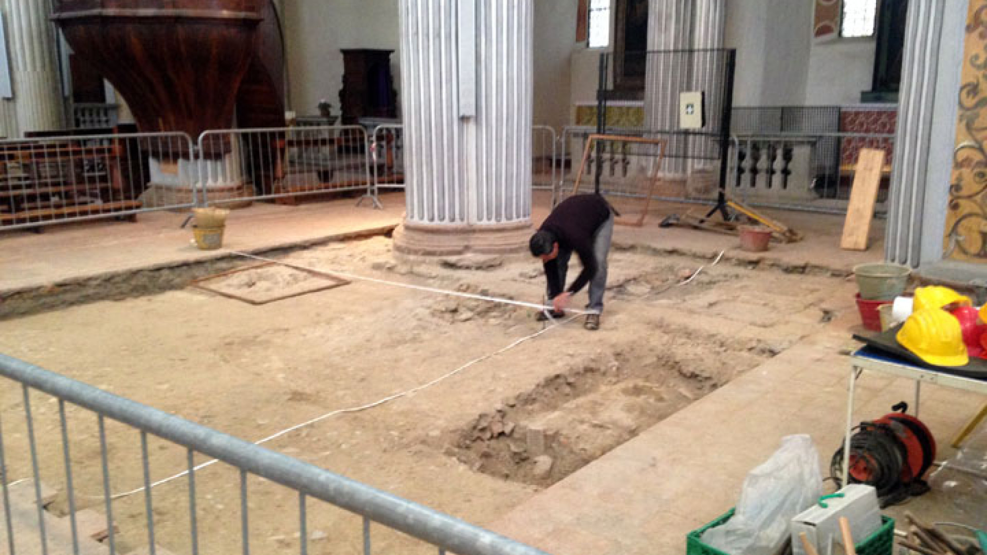 Basilica di San Colombano, si scava per la prima volta nella navata