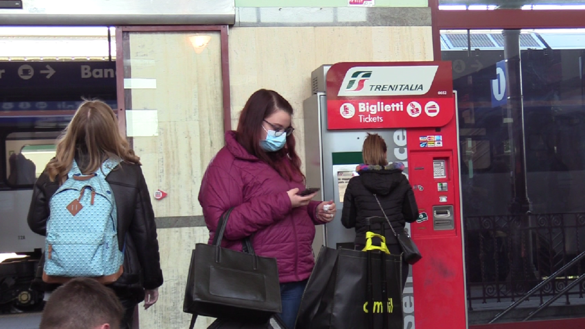 Traffico ferroviario sospeso tra Milano e Piacenza. Disagi per i pendolari