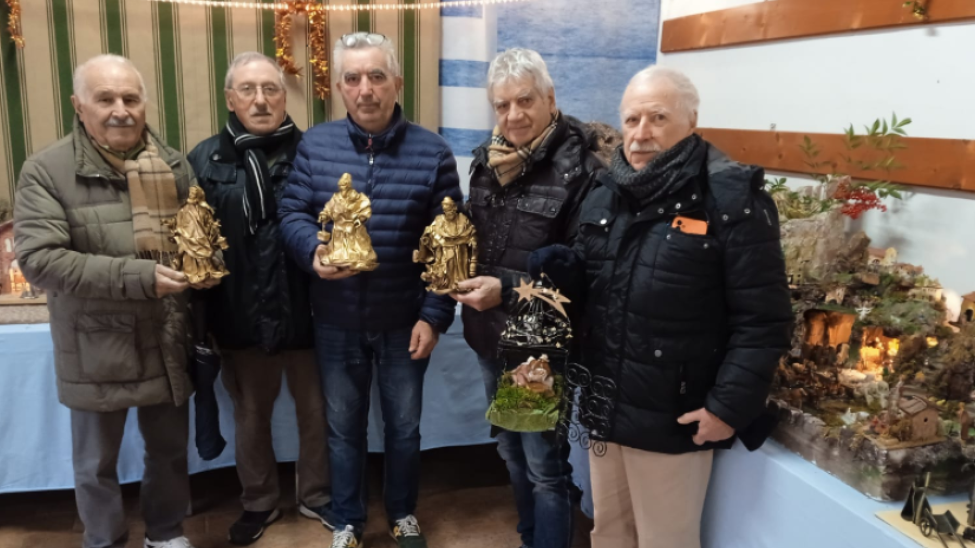 A Borgonovo trionfa l'artigianato con la mostra dei presepi al centro pensionati