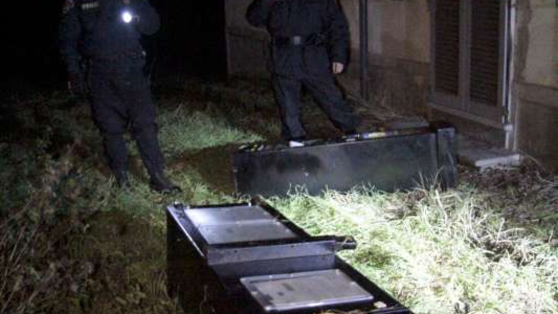 Sarmato, tenta di scassinare le slot di un bar. Scoperto, nasce un inseguimento