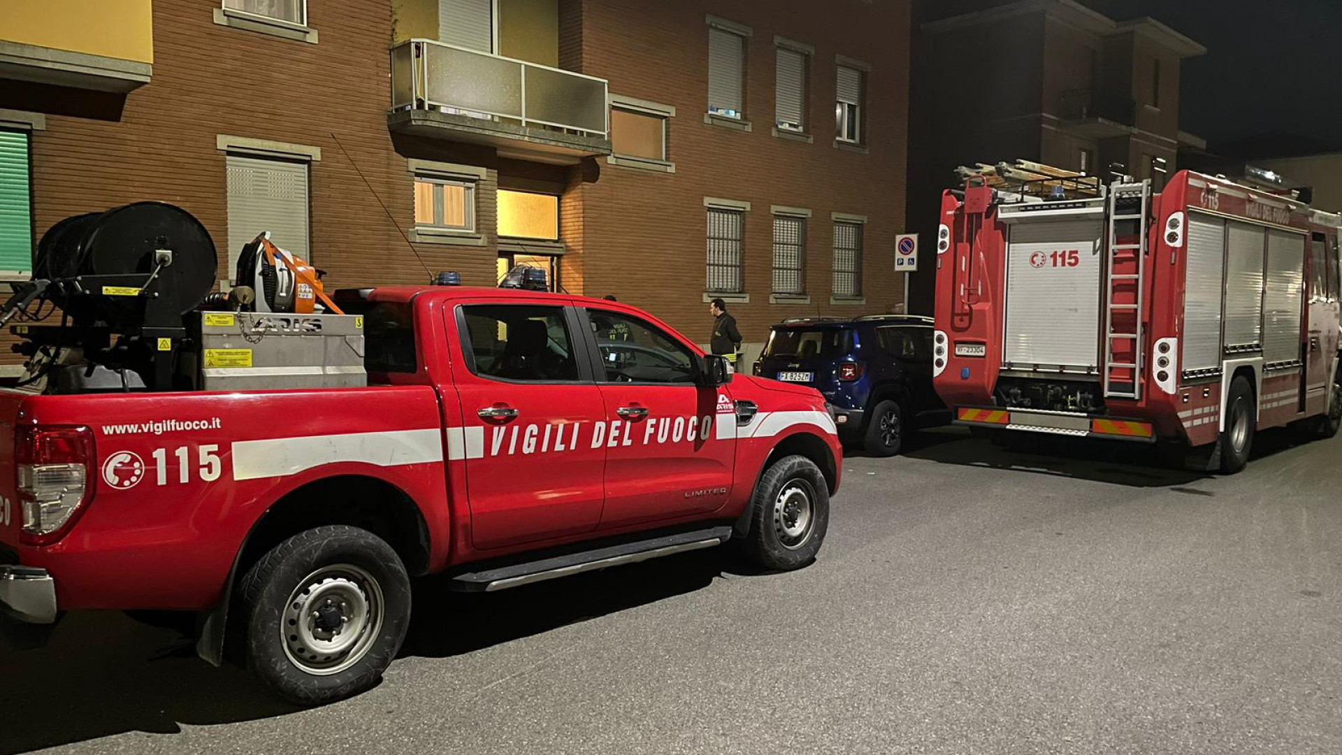 Mamma e tre figli intossicati dal monossido in casa: grave una bimba di tre anni