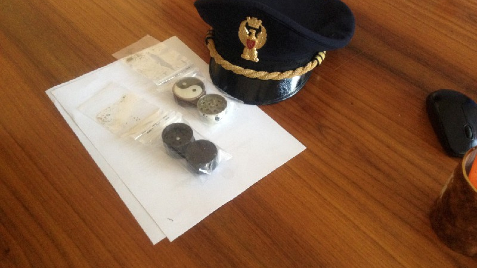 "Erba" e tirapugni in tasca, due giovani nei guai ai giardini Margherita