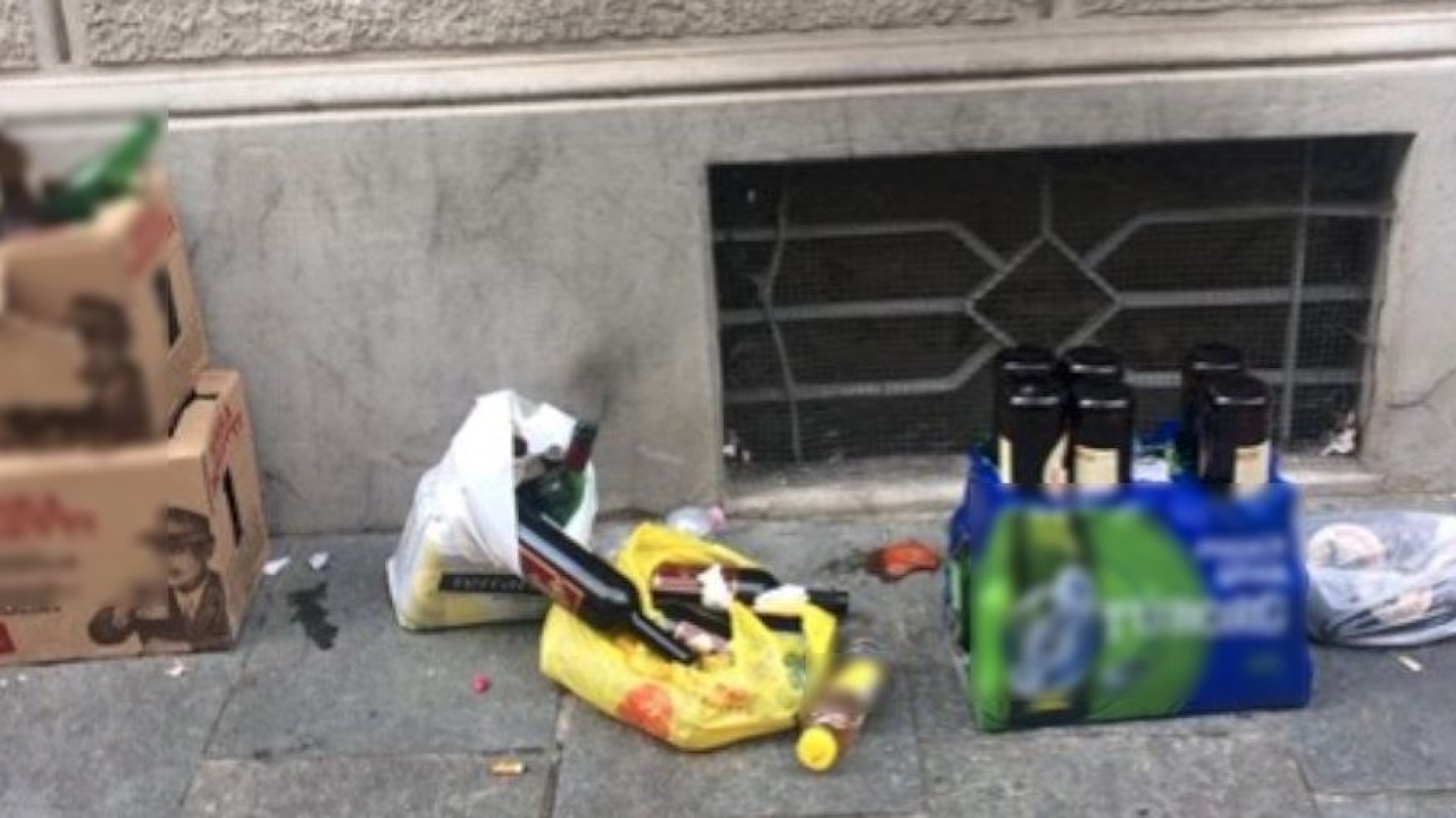 Allarme rifiuti in città: "Manca anche il senso civico". Aumentano le segnalazioni