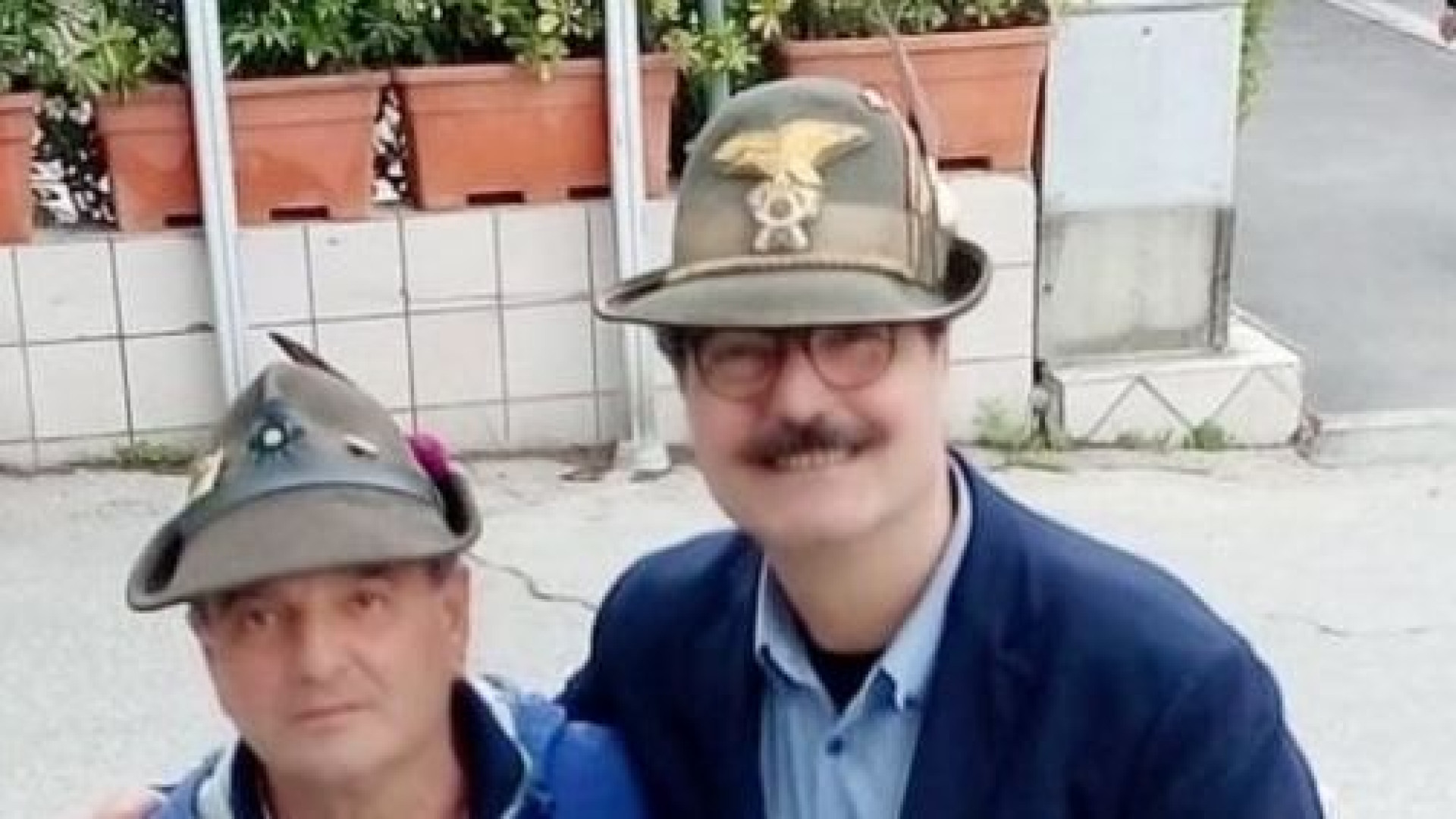 All'Adunata di Rimini alpino piacentino ritrova l'amico dopo 43 anni