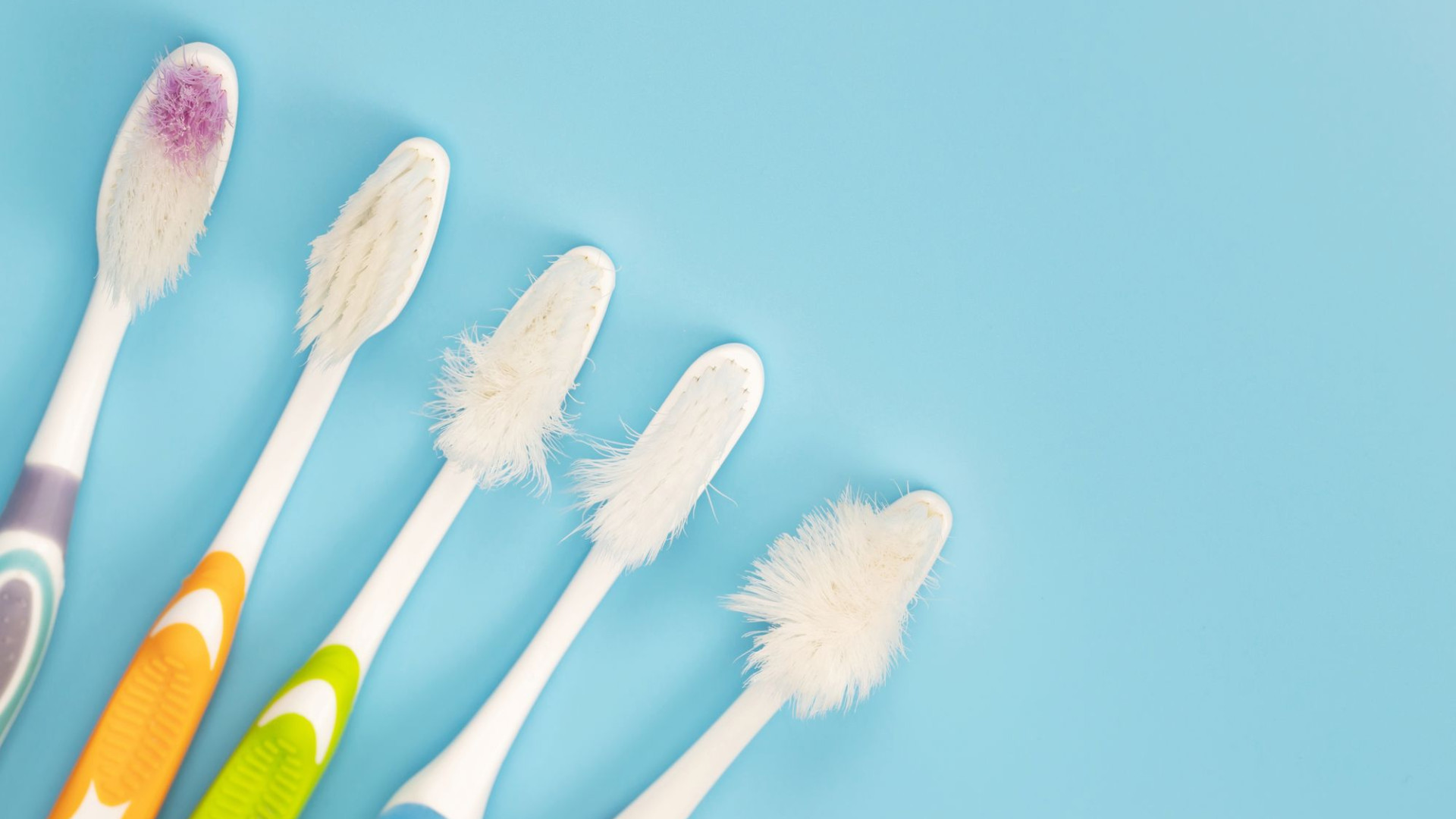 Scarti di edilizia, parti di auto e spazzolini: "Dove va la plastica non da imballaggi?"