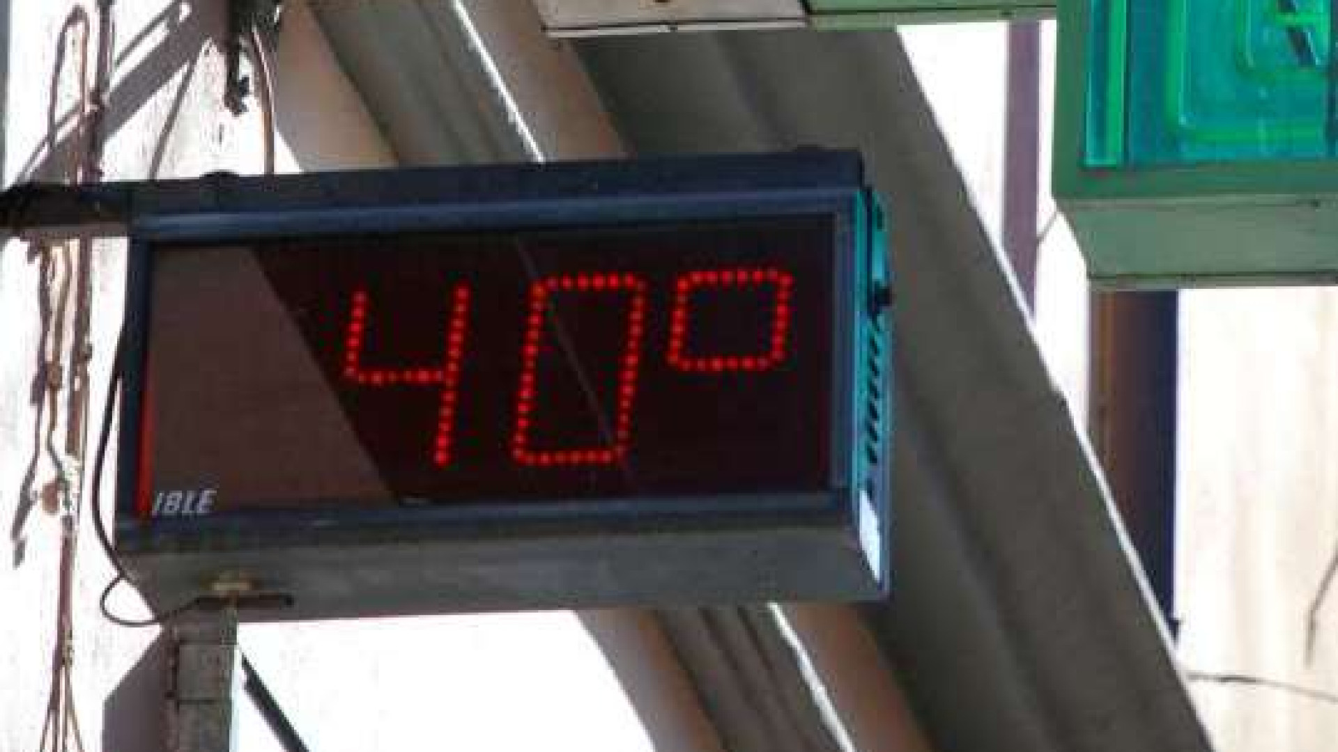 Domenica 40 gradi. I piacentini: sui monti o a casa con il condizionatore