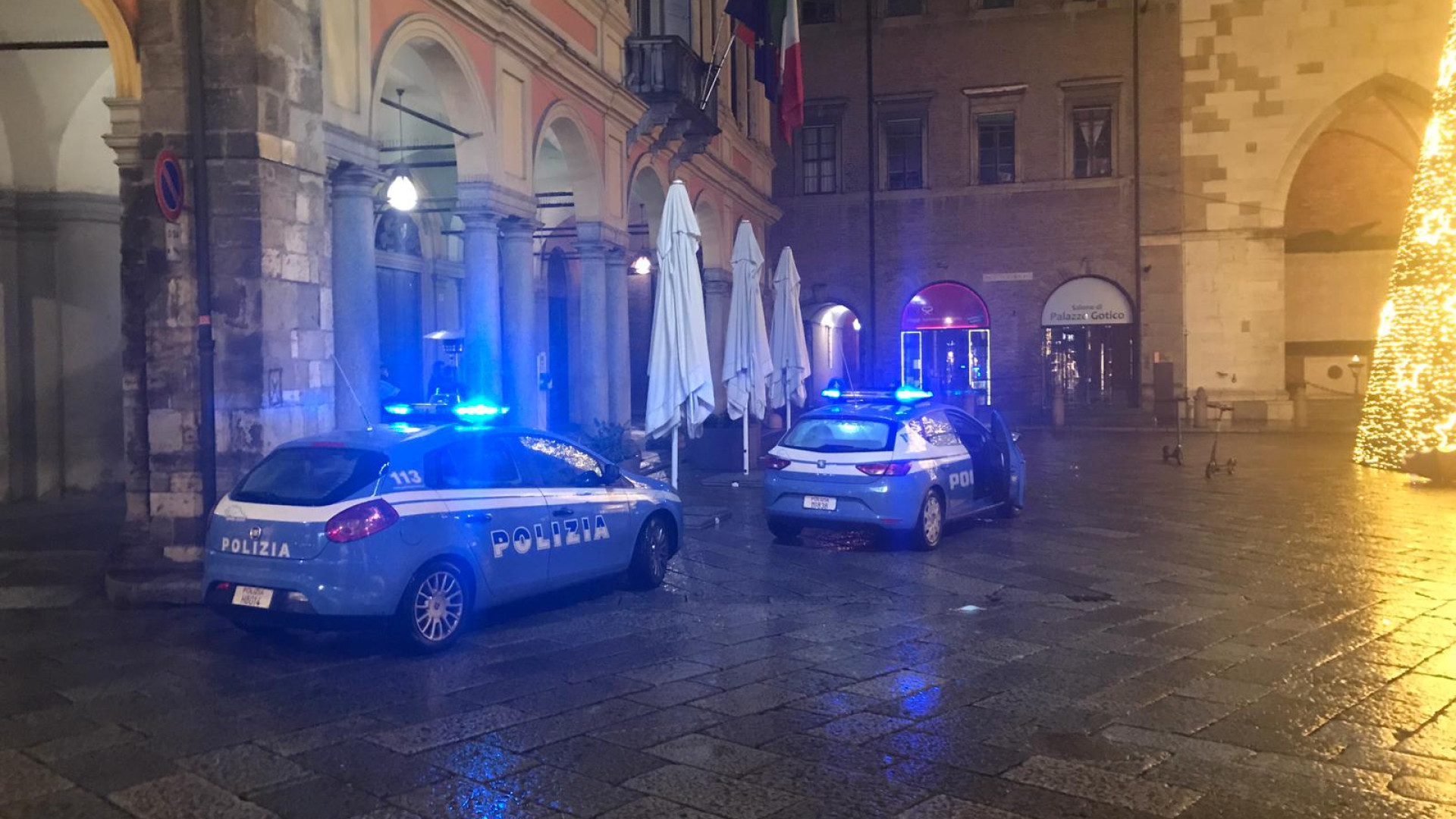 Guai per due 20enni: in cella dopo aver rubato champagne in piazza Cavalli