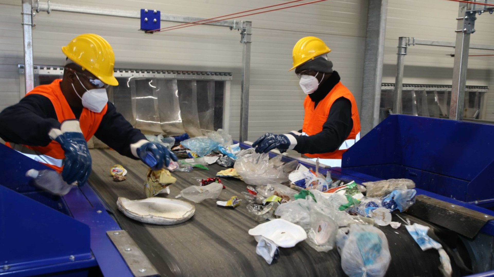 La plastica raccolta a Piacenza elimina carbone e Co2 dalle acciaierie