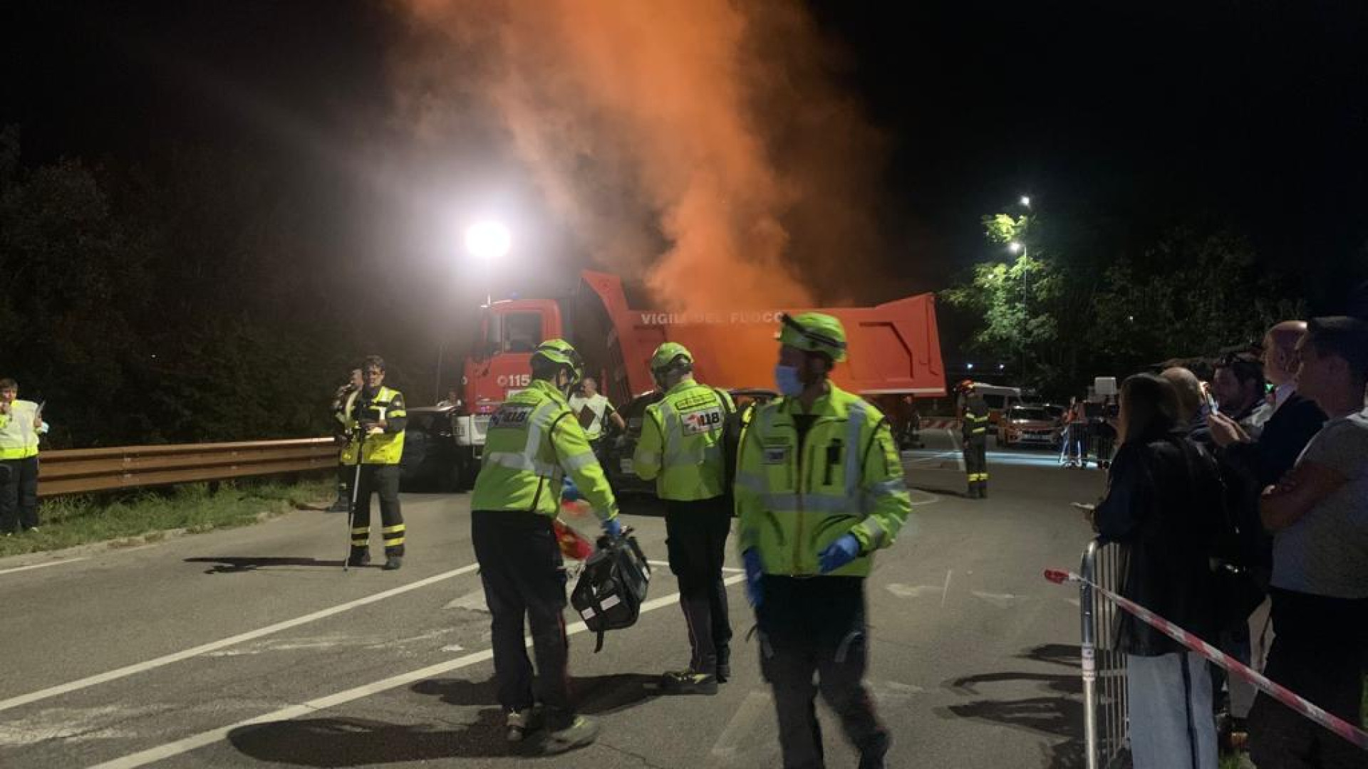 Maxi incidente con sei feriti: ieri sera l'esercitazione in via Nino Bixio
