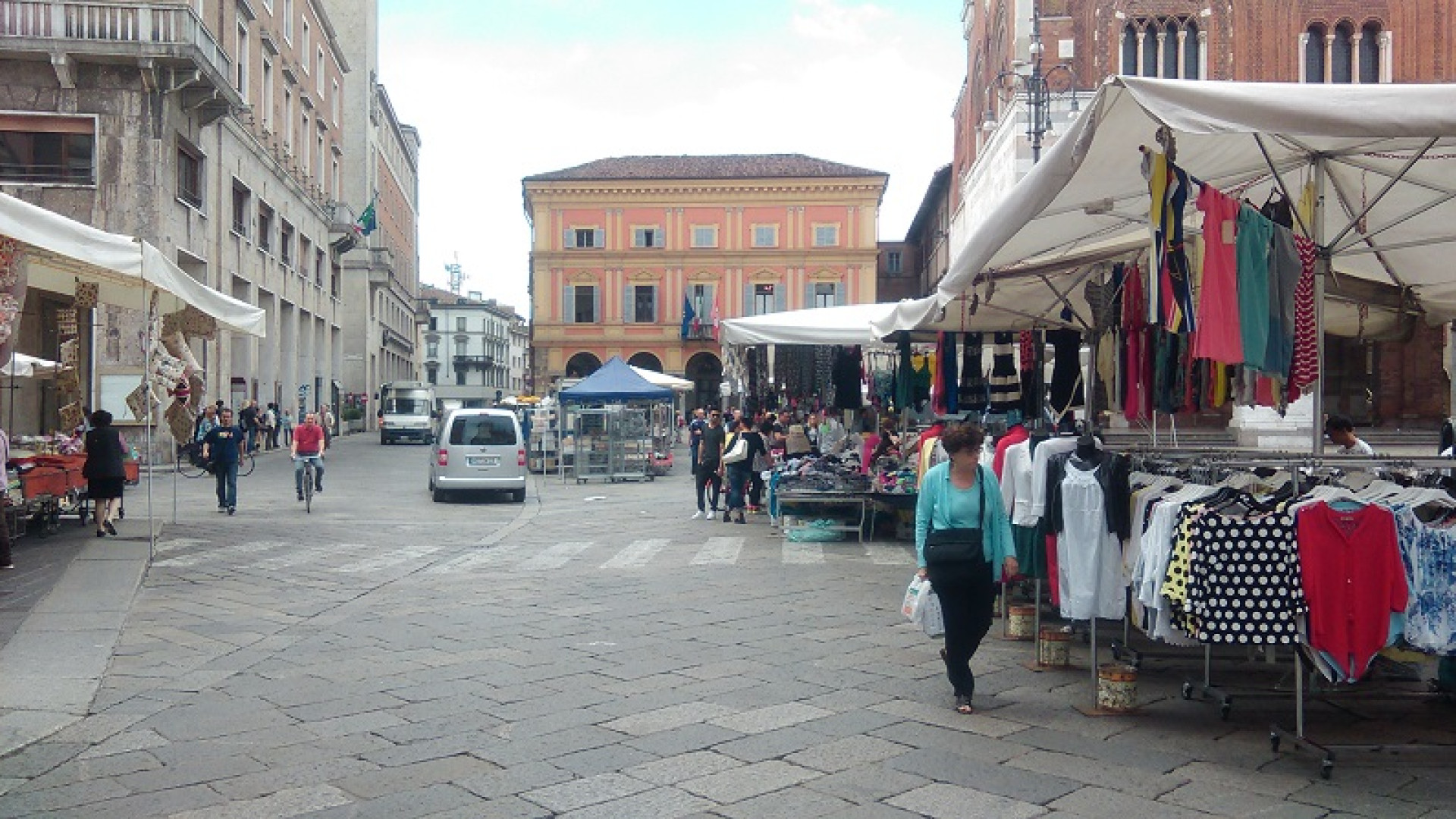 Mercato: sperimentazione del sabato va avanti. "Ora il regolamento"