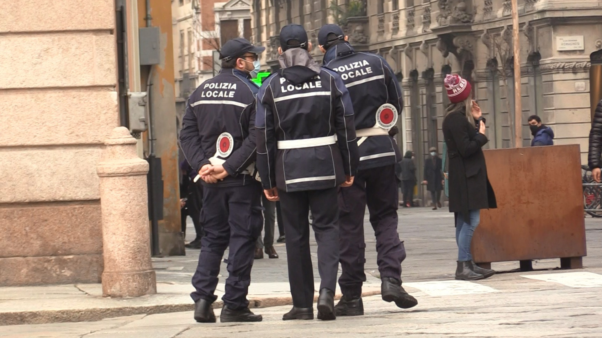 "Bene le pattuglie a piedi in centro". Più controlli anche per via Colombo e Farnesiana