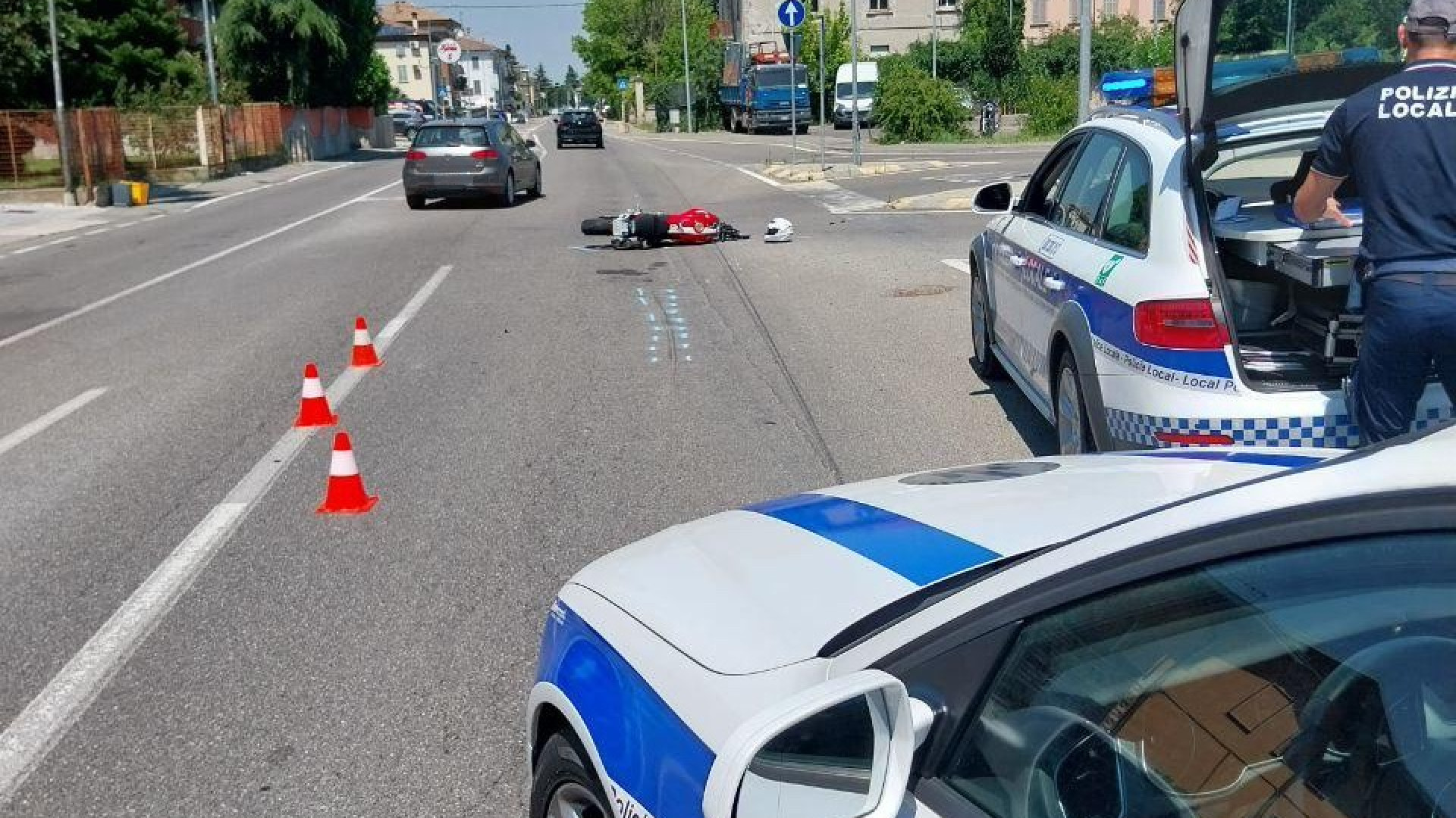 Podenzano, incidente all'incrocio tra la statale 654 e via Piave: motociclista ferito