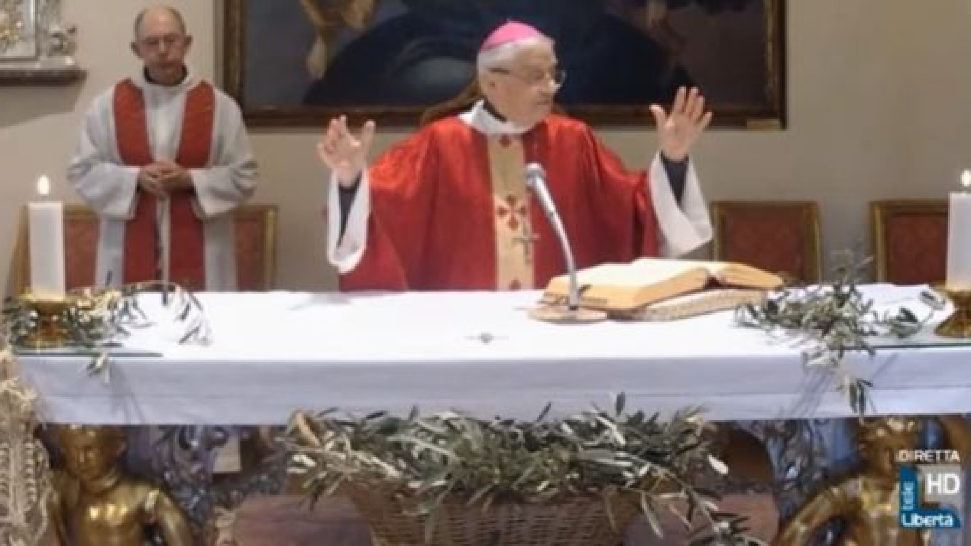 Ambrosio: "Siamo tutti coinvolti nel mistero della morte e risurrezione di Cristo"